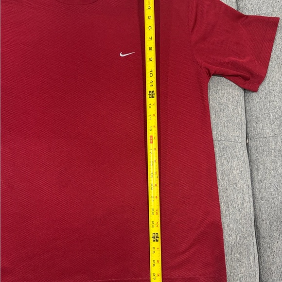 Vintage Y2K Nike Men’s Maroon Short Sleeve T-Shirt with Swoosh - Picture 13 of 16